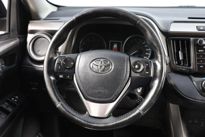 Внедорожник Toyota RAV4 2017 года, 2449000 рублей, Новосибирск