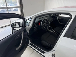 Хэтчбек Opel Astra 2011 года, 690000 рублей, Смоленск