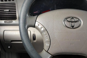 Седан Toyota Camry 2004 года, 899000 рублей, Тюмень