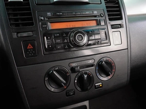 Хетчбэк Nissan Tiida 2011 года, 599000 рублей, Воронеж