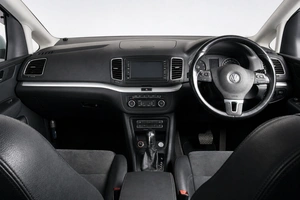 Минивэн Volkswagen Sharan 2012 года, 1369000 рублей, Челябинск