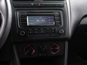 Седан Volkswagen Polo 2018 года, 1079000 рублей, Красный Пахарь
