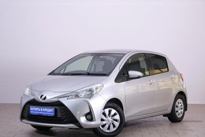Хетчбэк Toyota Vitz 2019 года, 1019000 рублей, Омск