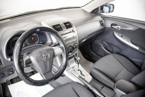 Седан Toyota Corolla 2012 года, 1099000 рублей, Пермь