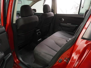 Хетчбэк Nissan Tiida 2013 года, 699000 рублей, Воронеж