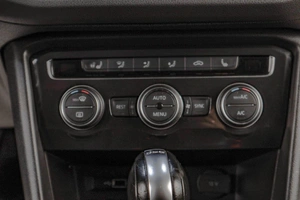 Внедорожник Volkswagen Tiguan 2018 года, 2439000 рублей, Челябинск