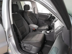 Внедорожник Volkswagen Tiguan 2012 года, 900000 рублей, Воронеж