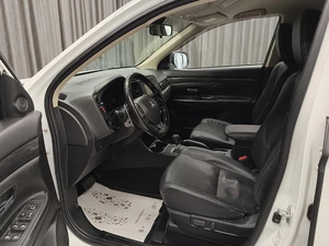 Внедорожник Mitsubishi Outlander 2015 года, 1950000 рублей, Красноярск