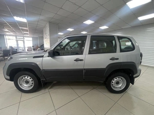 Внедорожник ВАЗ (LADA) Niva Travel 2022 года, 900000 рублей, Ачинск