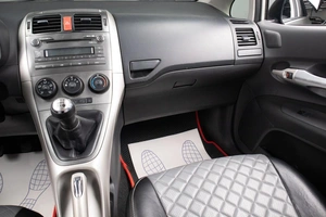 Хетчбэк Toyota Auris 2007 года, 589000 рублей, Оренбург
