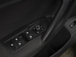 Внедорожник Volkswagen Tiguan 2019 года, 2690000 рублей, Омск