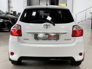 Хетчбэк Toyota Auris 2010 года, 897000 рублей, Солонцы