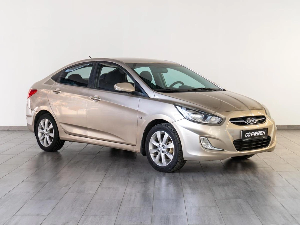 Седан Hyundai Solaris 2012 года, 819000 рублей, Саратов