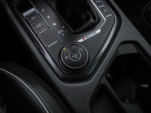 Внедорожник Volkswagen Tiguan 2018 года, 2449000 рублей, Волгоград