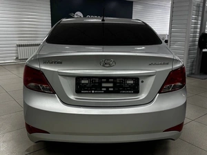 Седан Hyundai Solaris 2015 года, 820000 рублей, Ачинск