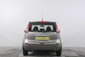 Хетчбэк Nissan Note 2012 года, 889000 рублей, Кемерово