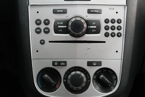 Хетчбэк Opel Corsa 2011 года, 489000 рублей, Омск