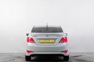 Седан Hyundai Solaris 2014 года, 799000 рублей, Кемерово