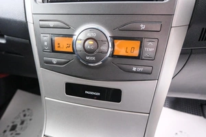 Универсал Toyota Corolla Fielder 2010 года, 899000 рублей, Красноярск