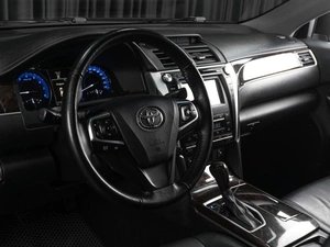 Седан Toyota Camry 2016 года, 1849000 рублей, Тюмень