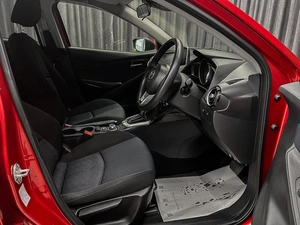Хетчбэк Mazda Demio 2014 года, 899000 рублей, Красноярск