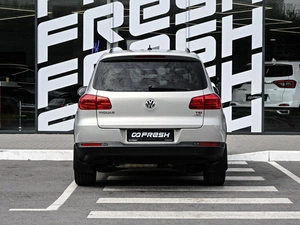Внедорожник Volkswagen Tiguan 2015 года, 1415000 рублей, Волгоград