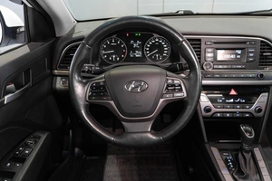 Седан Hyundai Elantra 2017 года, 1599000 рублей, Петрозаводск