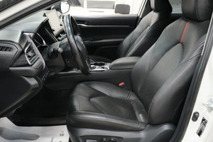 Седан Toyota Camry 2021 года, 2799000 рублей, Омск