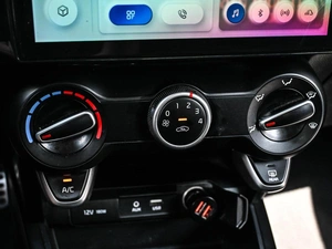 Седан Kia Rio 2018 года, 1379000 рублей, Кирилловка