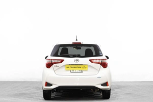 Хетчбэк Toyota Vitz 2017 года, 919000 рублей, Барнаул