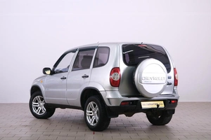 Внедорожник Chevrolet Niva 2010 года, 469000 рублей, Омск