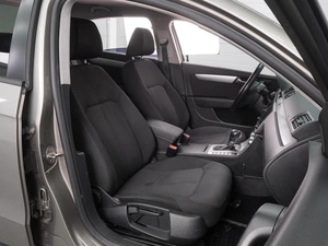 Седан Volkswagen Passat 2013 года, 1344000 рублей, Воронеж