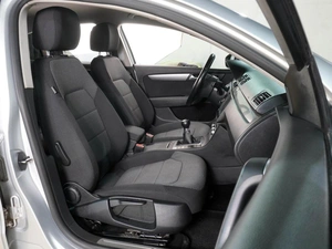 Седан Volkswagen Passat 2011 года, 899000 рублей, Воронеж