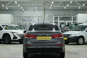 Седан Kia Rio 2016 года, 999000 рублей, Омск