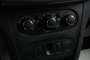 Седан Renault Logan 2017 года, 839000 рублей, Оренбург