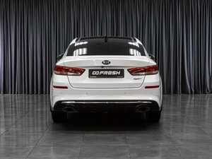 Седан Kia Optima 2018 года, 1999000 рублей, Тюмень