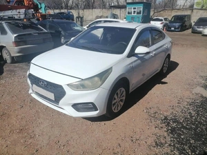 Седан Hyundai Solaris 2017 года, 877800 рублей, Красноярск