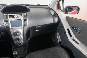 Хетчбэк Toyota Yaris 2008 года, 489000 рублей, Пермь