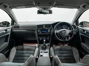 Хетчбэк Volkswagen Golf 2013 года, 1300000 рублей, Красноярск