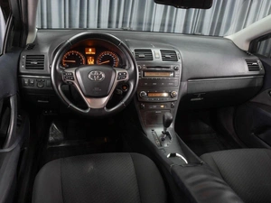 Седан Toyota Avensis 2009 года, 1019000 рублей, Тюмень