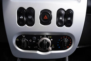 Хетчбэк Renault Sandero 2011 года, 379000 рублей, Пермь