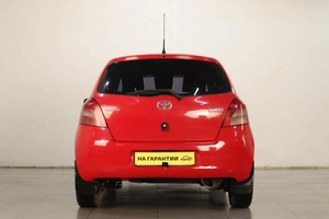 Хетчбэк Toyota Yaris 2007 года, 649000 рублей, Челябинск
