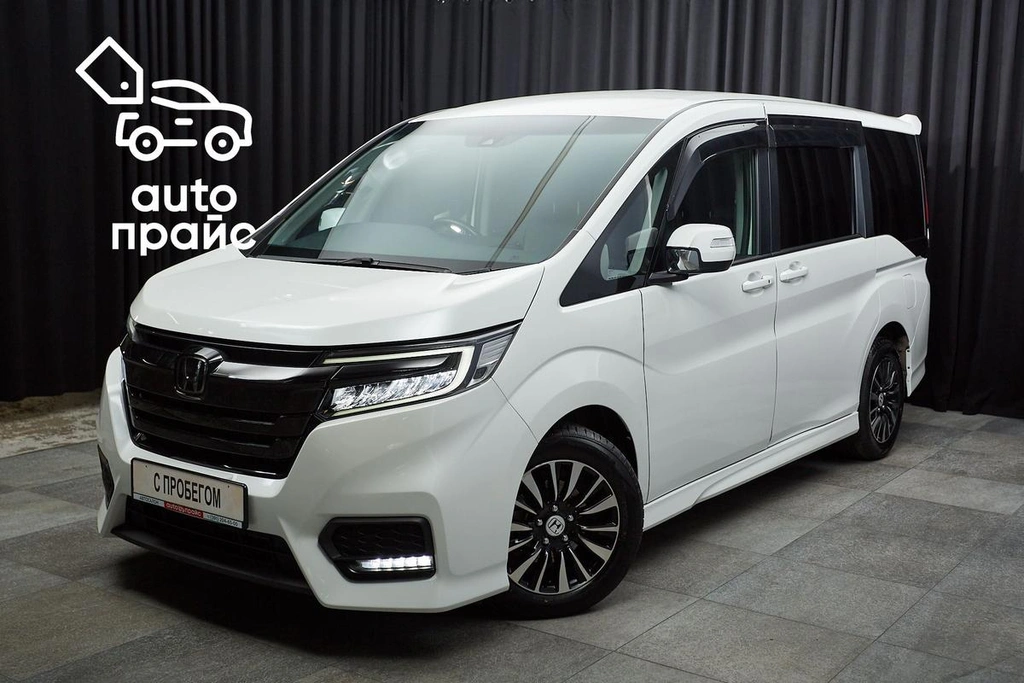 Минивэн Honda Stepwgn Spada 2019 года, 2450000 рублей, Красноярск