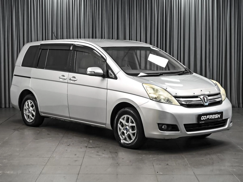 Минивэн Toyota Isis 2011 года, 999000 рублей, Ставрополь