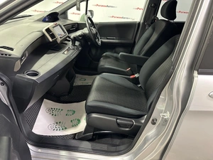 Минивэн Honda Freed 2010 года, 995000 рублей, Красноярск