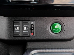 Минивэн Honda Stepwgn Spada 2015 года, 1998000 рублей, Краснодар