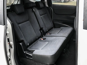 Минивэн Toyota Sienta 2015 года, 1319000 рублей, Кирилловка