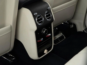 Внедорожник Rolls-Royce Cullinan 2019 года, 33000077 рублей, Москва