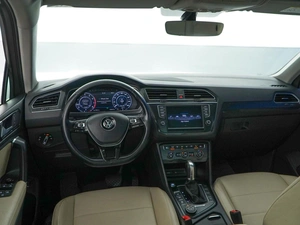 Внедорожник Volkswagen Tiguan 2017 года, 2490750 рублей, Москва