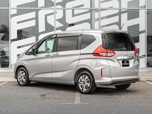 Минивэн Honda Freed+ 2017 года, 1299000 рублей, Краснодар
